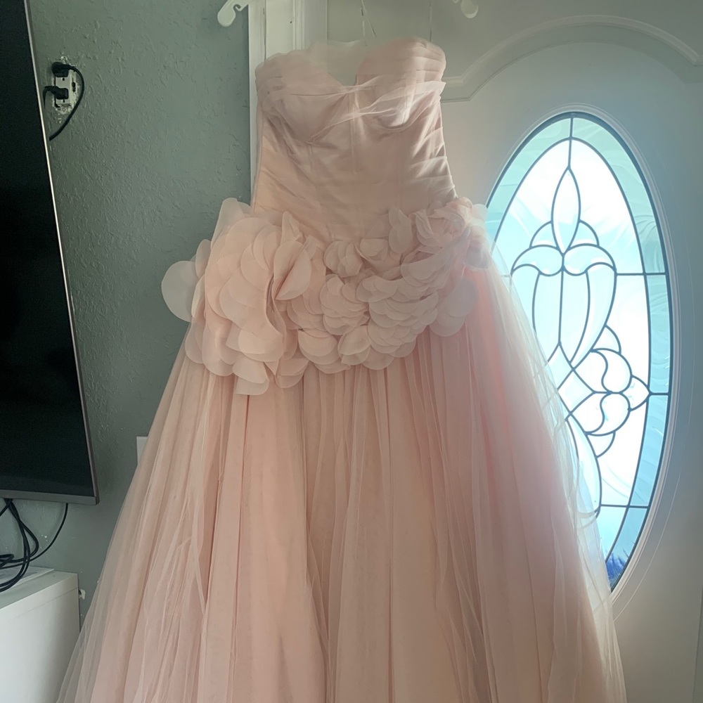 Verá wang wedding dress